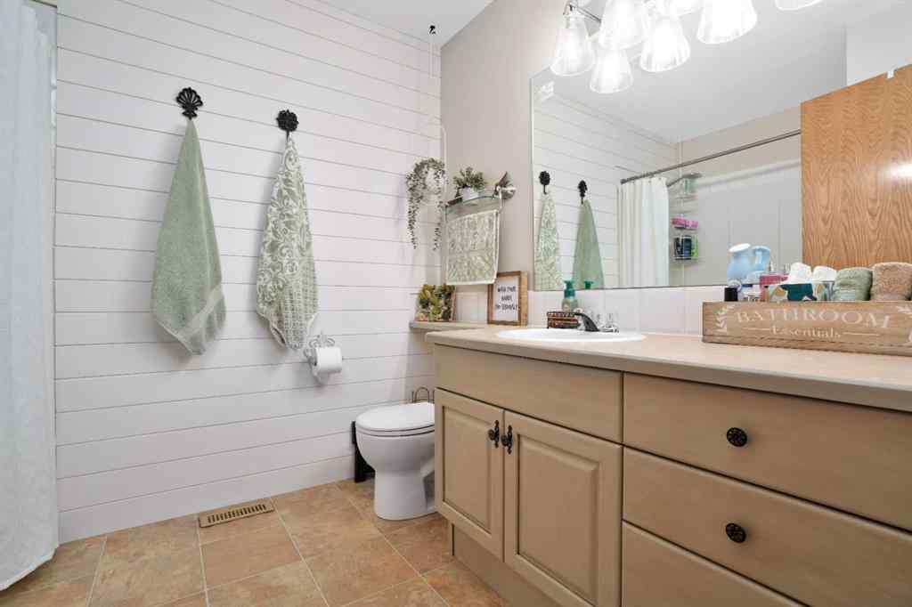 MLS® A2242499 - 7 Revie Close  in Rosedale Meadows Red Deer, Residential