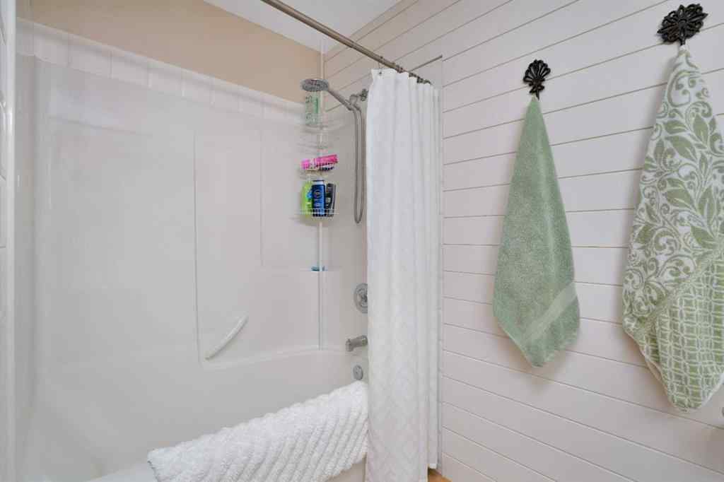 MLS® A2242499 - 7 Revie Close  in Rosedale Meadows Red Deer, Residential