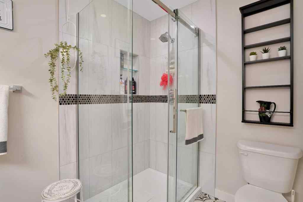 MLS® A2242499 - 7 Revie Close  in Rosedale Meadows Red Deer, Residential