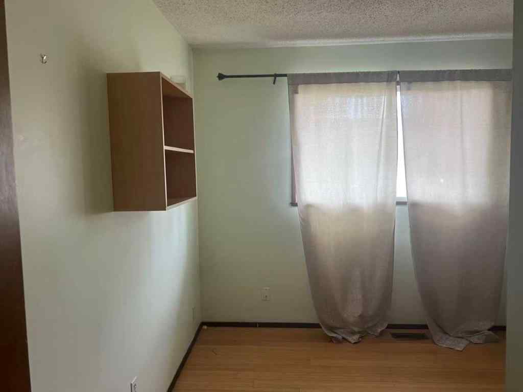 MLS® A2242505 - 105 Valhalla Crescent NW in Varsity Calgary, Residential