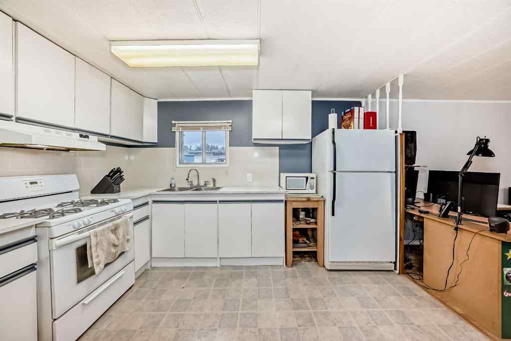 MLS® A2242514 - Unit #270 3223 83 Street NW in Greenwood/Greenbriar Calgary, Mobile