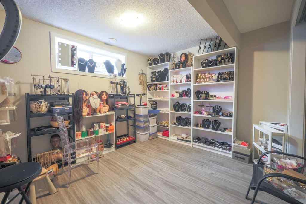 MLS® A2242522 - 385 Kings Heights Drive SE in Kings Heights Airdrie, Residential