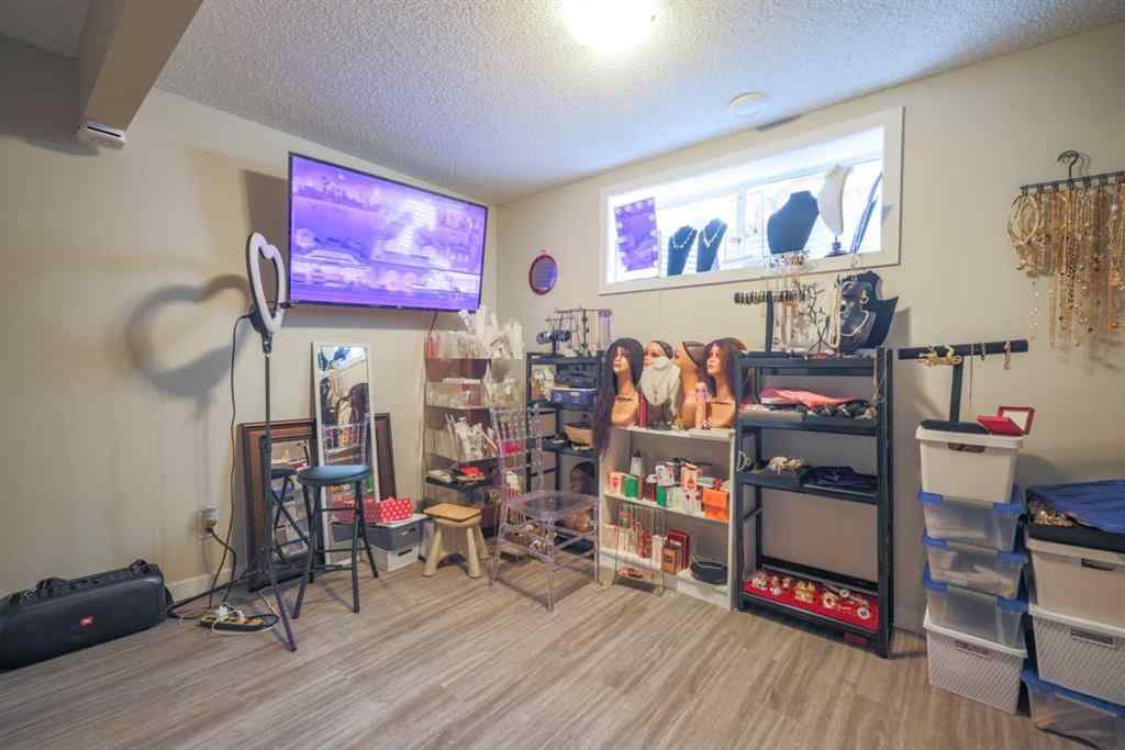 MLS® A2242522 - 385 Kings Heights Drive SE in Kings Heights Airdrie, Residential