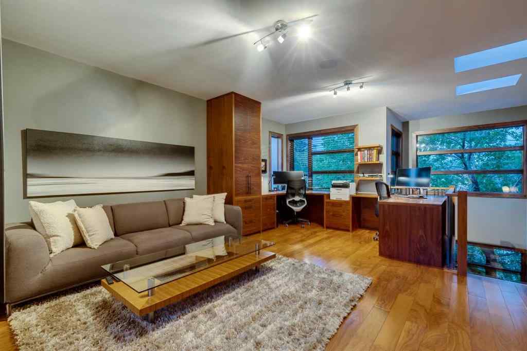 MLS® A2242531 - 450 13 Street NW in Hillhurst Calgary, Residential