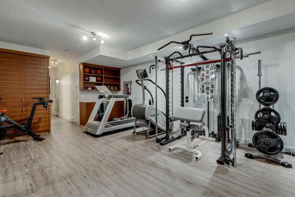 MLS® A2242531 - 450 13 Street NW in Hillhurst Calgary, Residential