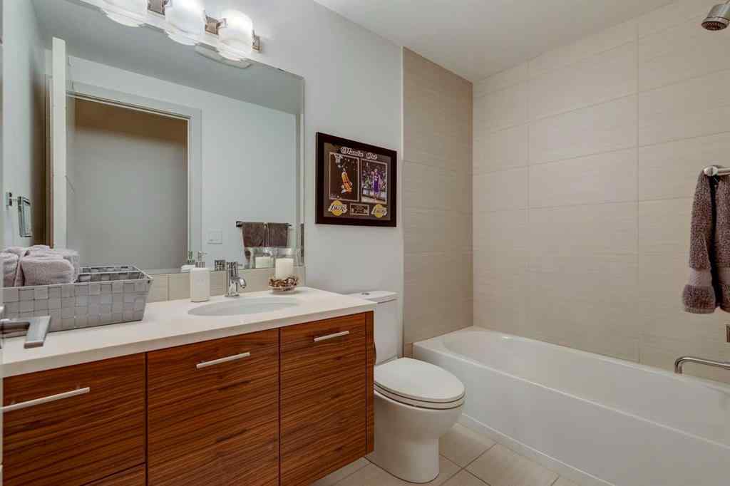 MLS® A2242531 - 450 13 Street NW in Hillhurst Calgary, Residential