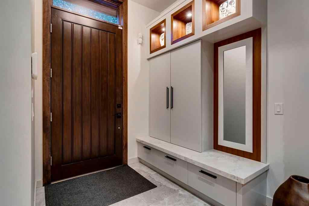 MLS® A2242531 - 450 13 Street NW in Hillhurst Calgary, Residential