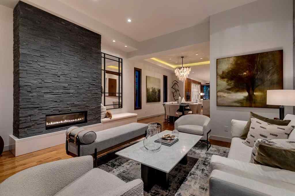 MLS® A2242531 - 450 13 Street NW in Hillhurst Calgary, Residential