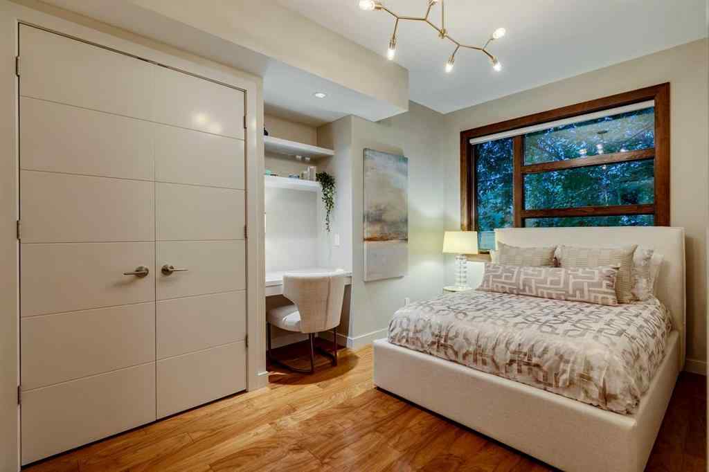 MLS® A2242531 - 450 13 Street NW in Hillhurst Calgary, Residential