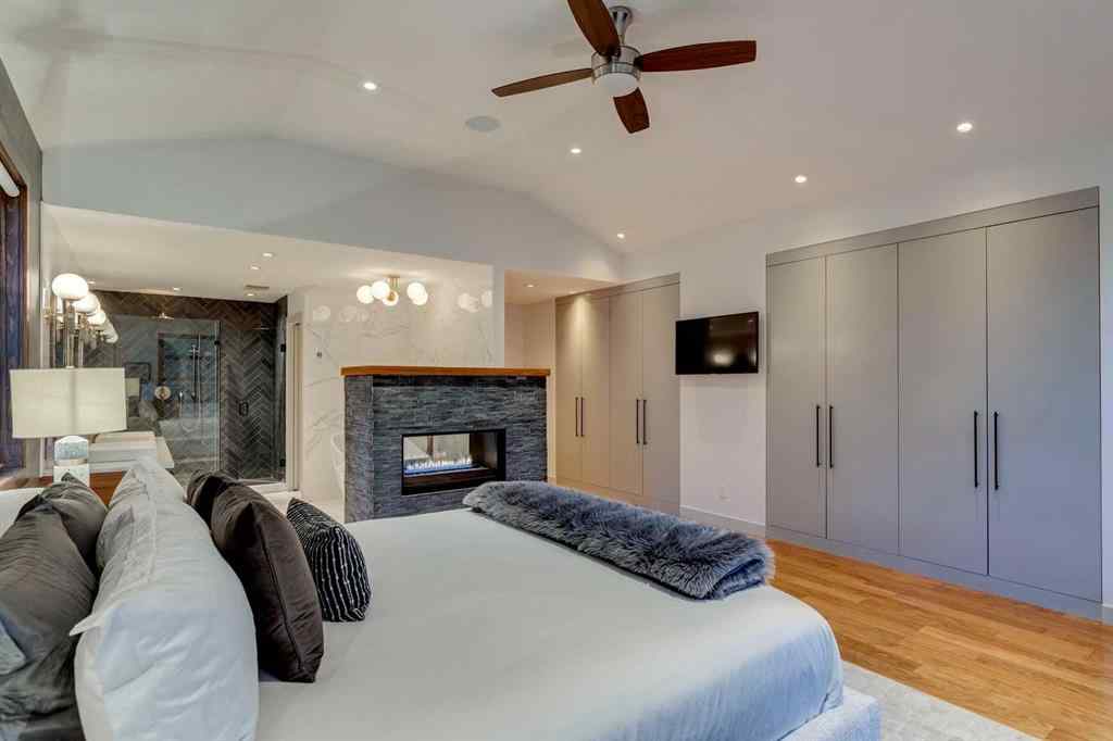 MLS® A2242531 - 450 13 Street NW in Hillhurst Calgary, Residential
