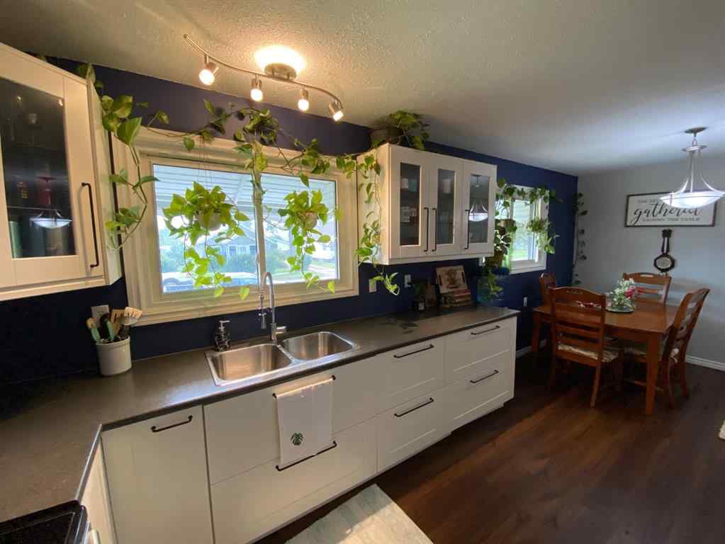 MLS® A2242539 - 208 4 Avenue W in NONE Hanna, Residential