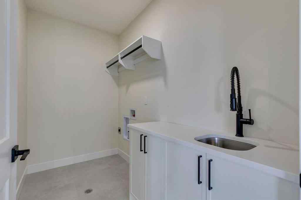 MLS® A2242541 - 39 South Shore Road  in South Shores Chestermere, Residential