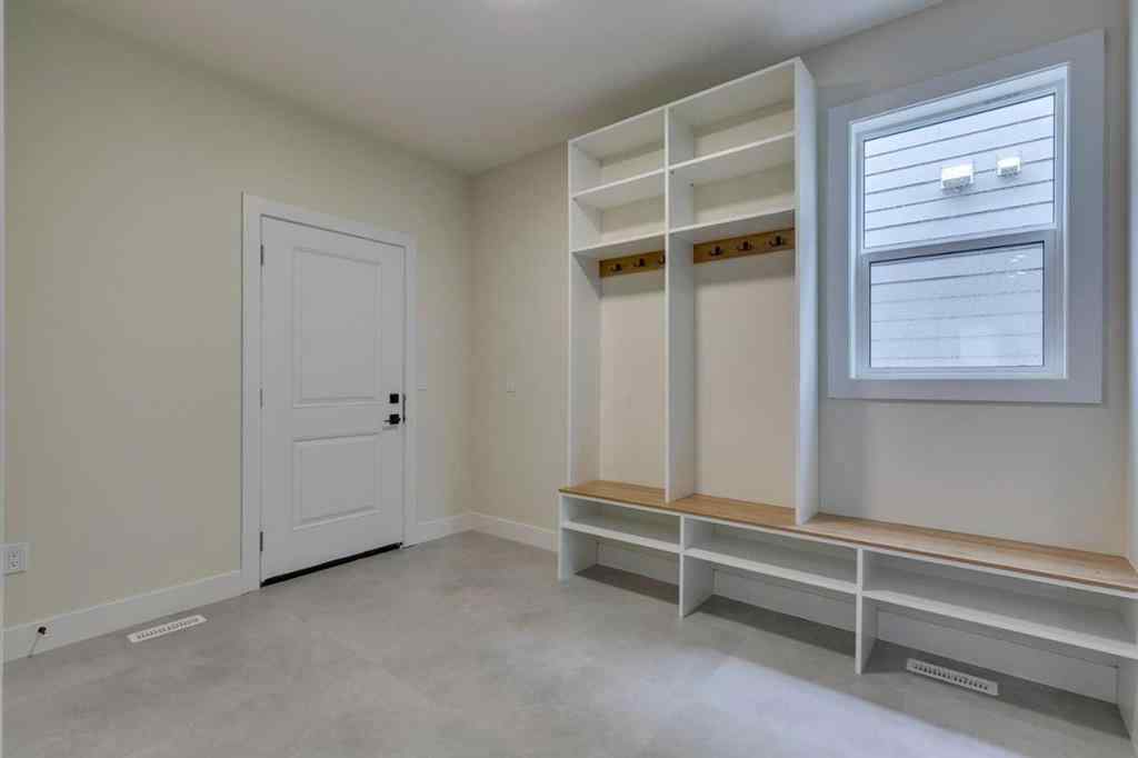 MLS® A2242541 - 39 South Shore Road  in South Shores Chestermere, Residential