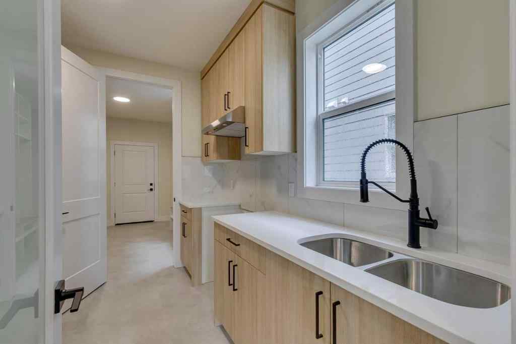 MLS® A2242541 - 39 South Shore Road  in South Shores Chestermere, Residential