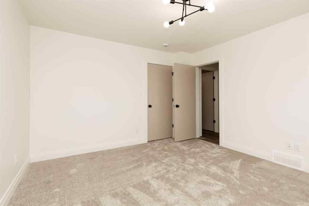 MLS® A2242543 - 304 S 50 W   in NONE Raymond, Residential