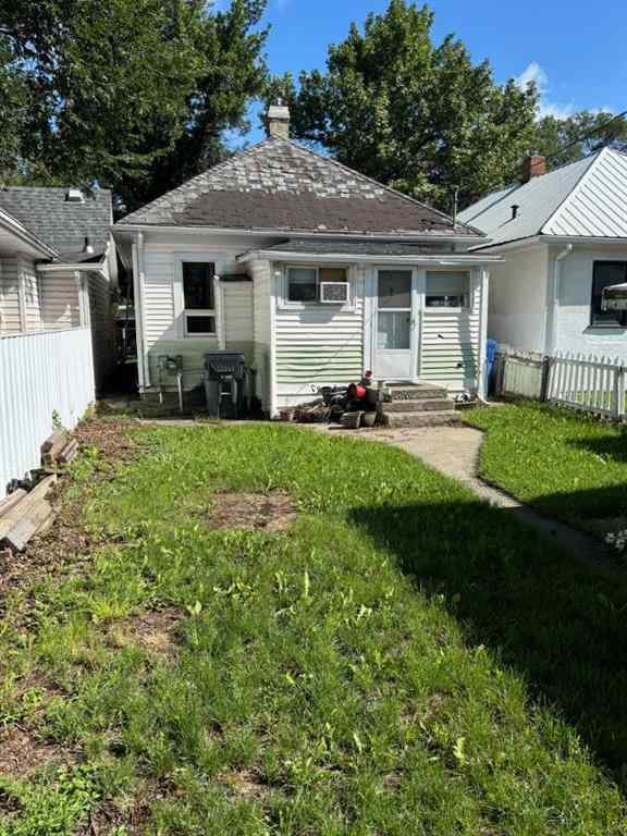 MLS® A2242545 - 1610 3 Avenue N in Westminster Lethbridge, Residential