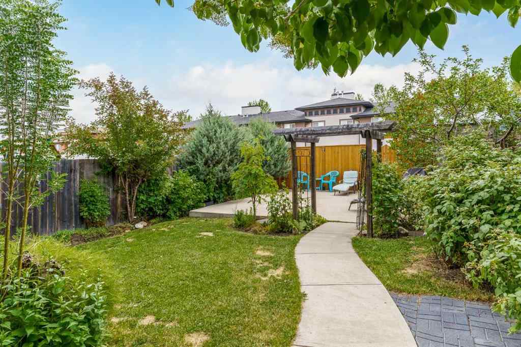 MLS® A2242546 - 96 Everridge Way SW in Evergreen Calgary, Residential