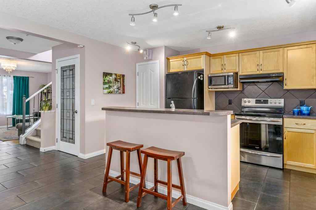 MLS® A2242546 - 96 Everridge Way SW in Evergreen Calgary, Residential
