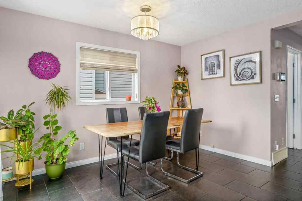 MLS® A2242546 - 96 Everridge Way SW in Evergreen Calgary, Residential