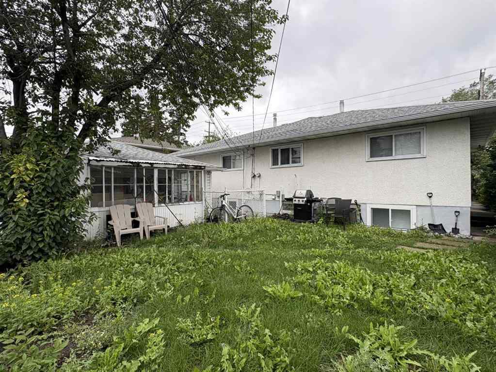 MLS® A2242549 - 3715 14 Street NW in Collingwood Calgary, Multi-Family
