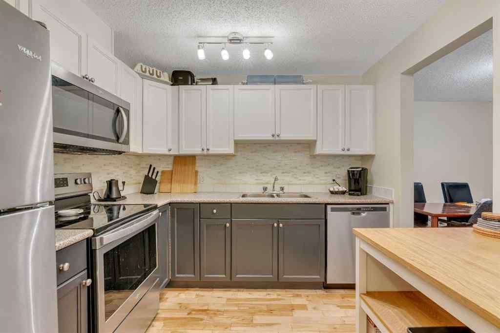 MLS® A2242559 - Unit #203 1919 17 Avenue SW in Bankview Calgary, Residential