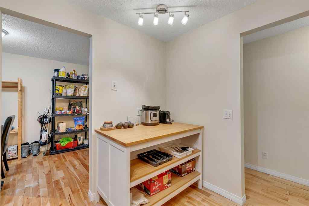 MLS® A2242559 - Unit #203 1919 17 Avenue SW in Bankview Calgary, Residential