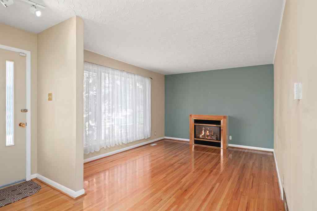 MLS® A2242588 - 811 Seattle Drive SW in Southwood Calgary, Residential