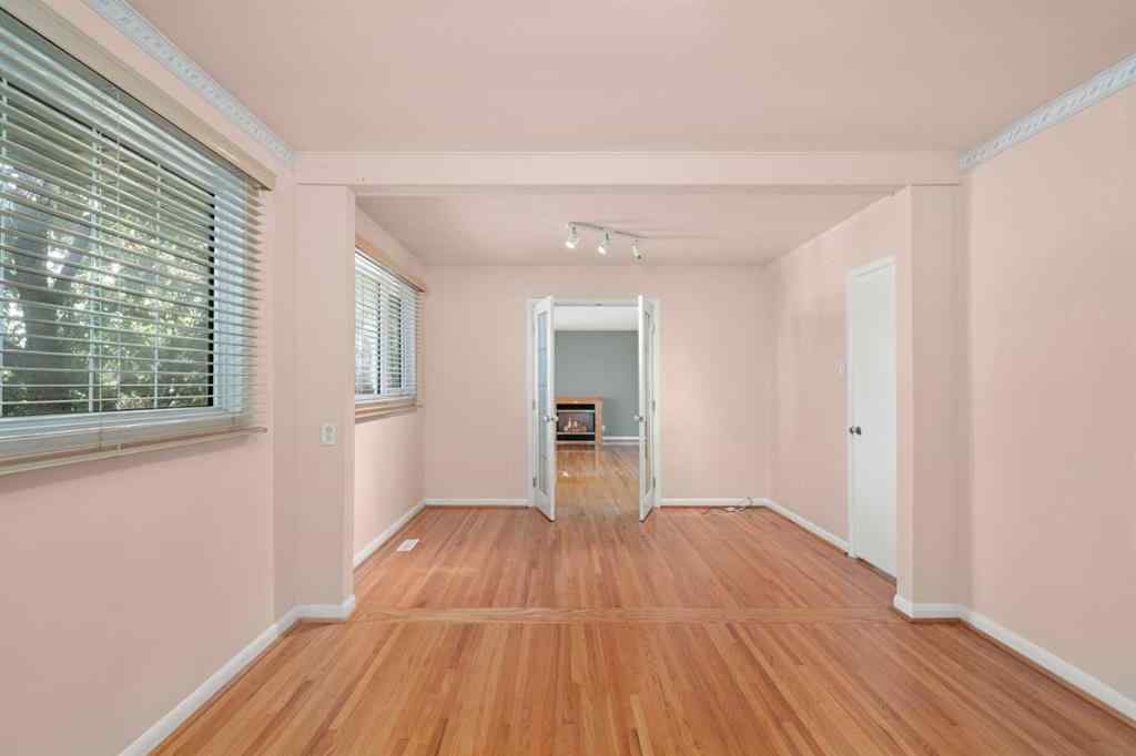 MLS® A2242588 - 811 Seattle Drive SW in Southwood Calgary, Residential
