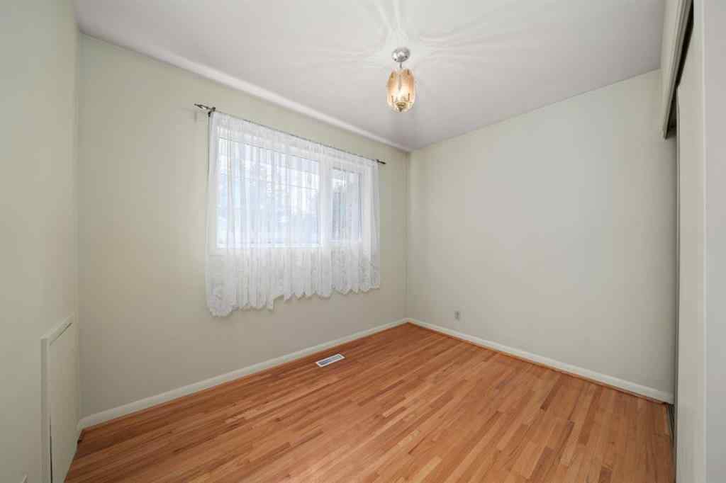 MLS® A2242588 - 811 Seattle Drive SW in Southwood Calgary, Residential
