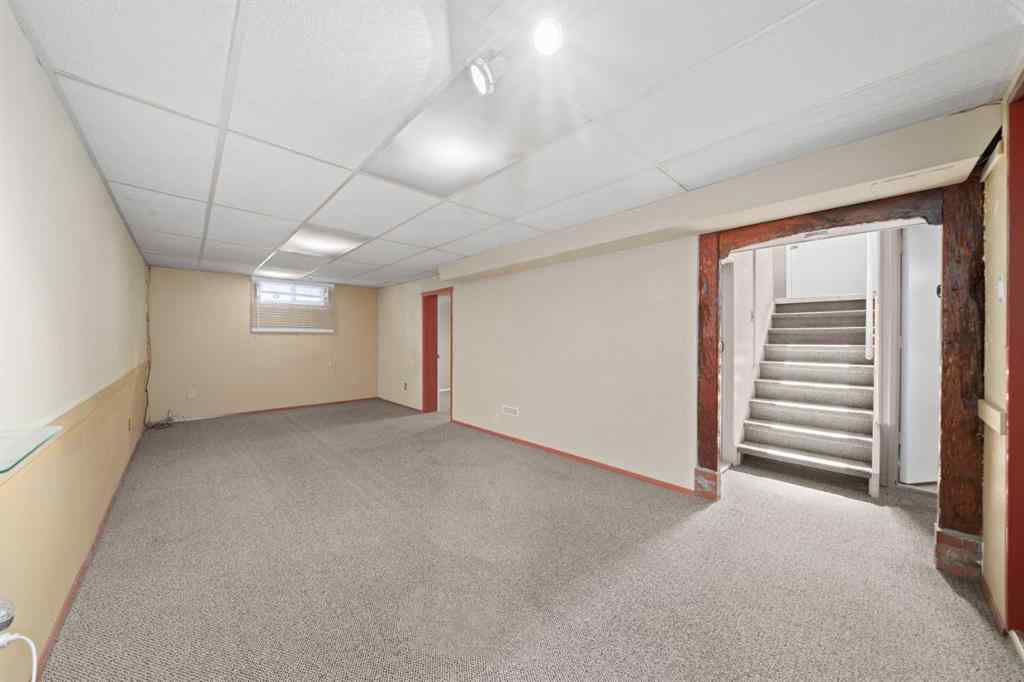 MLS® A2242588 - 811 Seattle Drive SW in Southwood Calgary, Residential