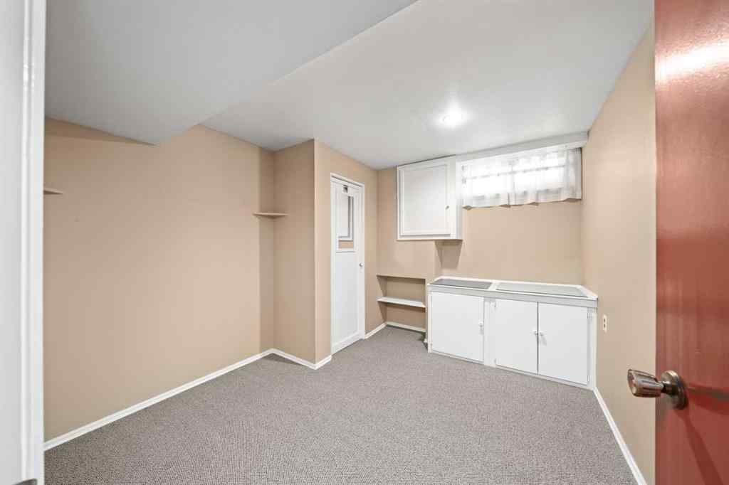 MLS® A2242588 - 811 Seattle Drive SW in Southwood Calgary, Residential
