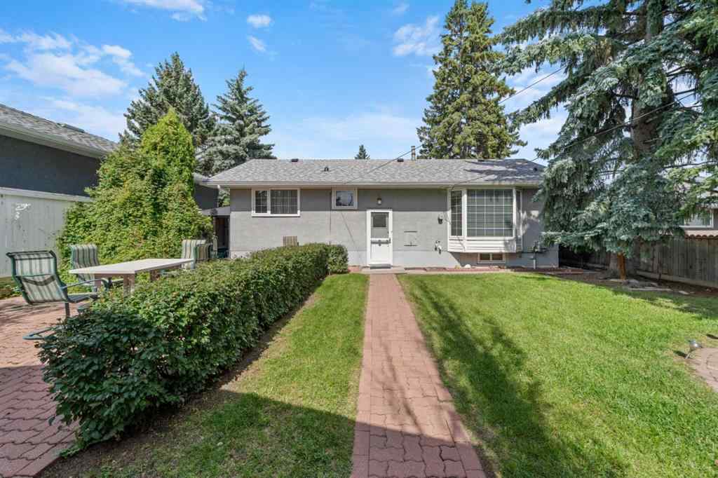 MLS® A2242588 - 811 Seattle Drive SW in Southwood Calgary, Residential