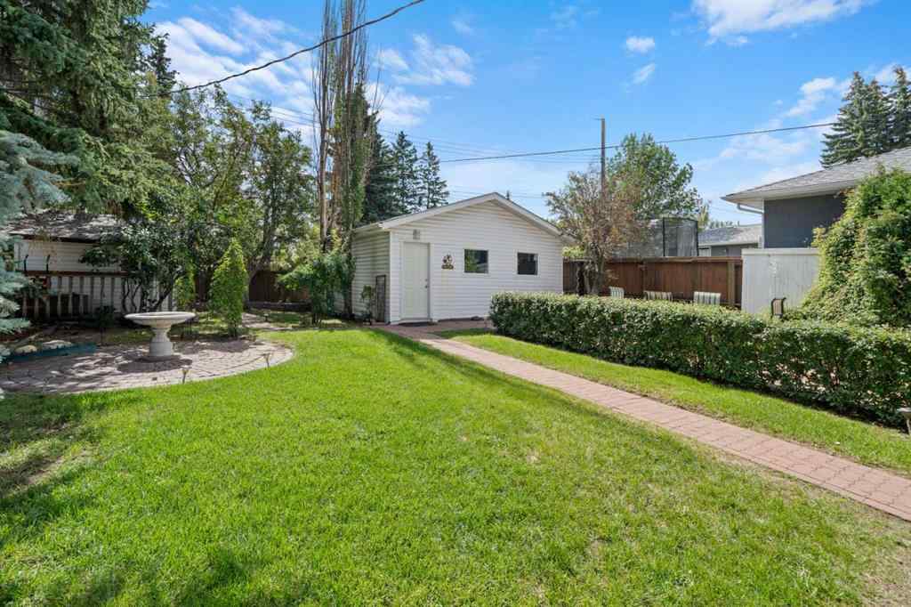 MLS® A2242588 - 811 Seattle Drive SW in Southwood Calgary, Residential