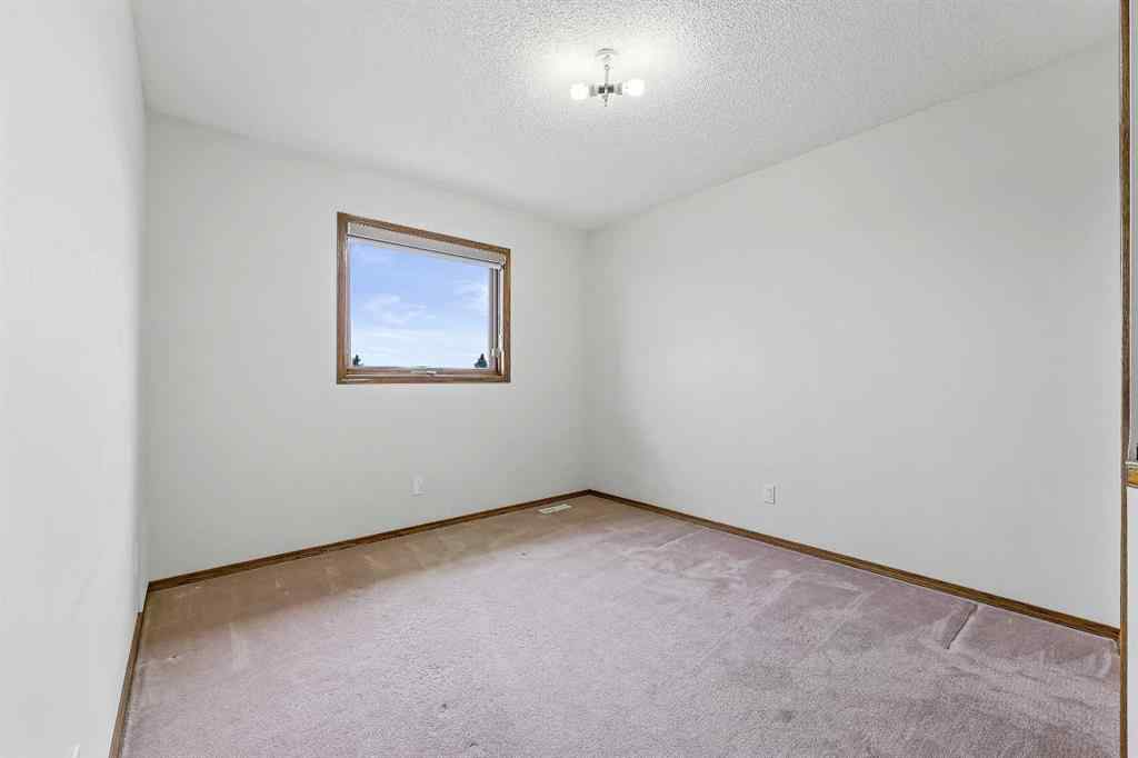 MLS® A2242593 - 40 Edgebrook View NW in Edgemont Calgary, Residential