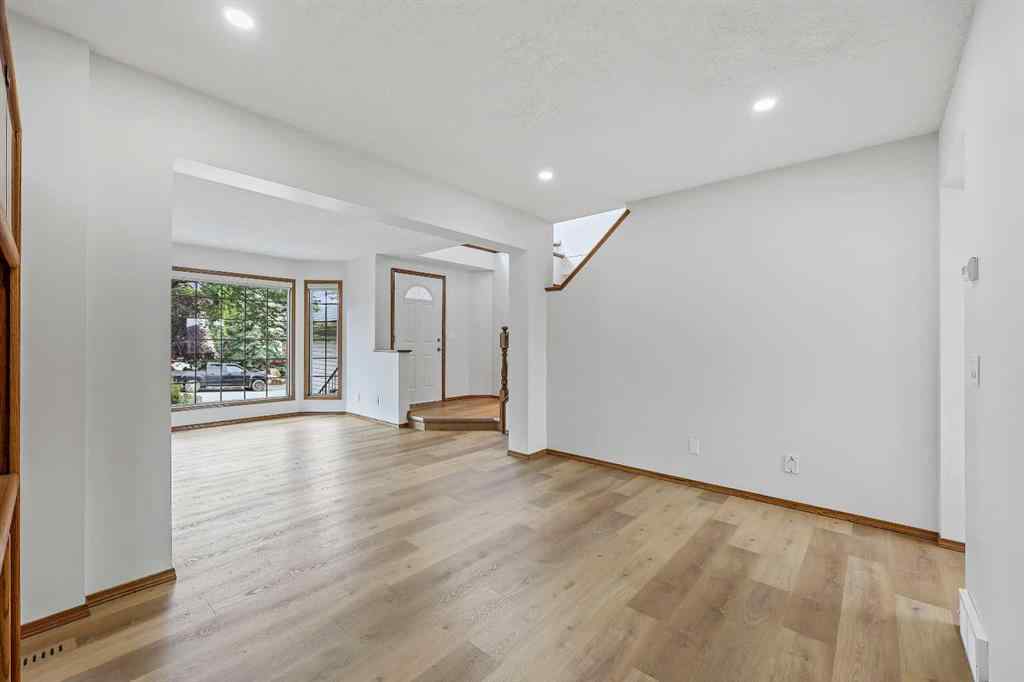 MLS® A2242593 - 40 Edgebrook View NW in Edgemont Calgary, Residential