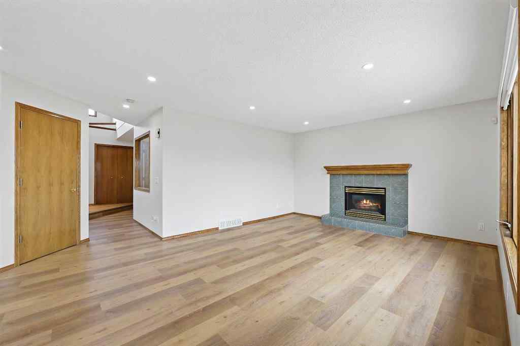 MLS® A2242593 - 40 Edgebrook View NW in Edgemont Calgary, Residential