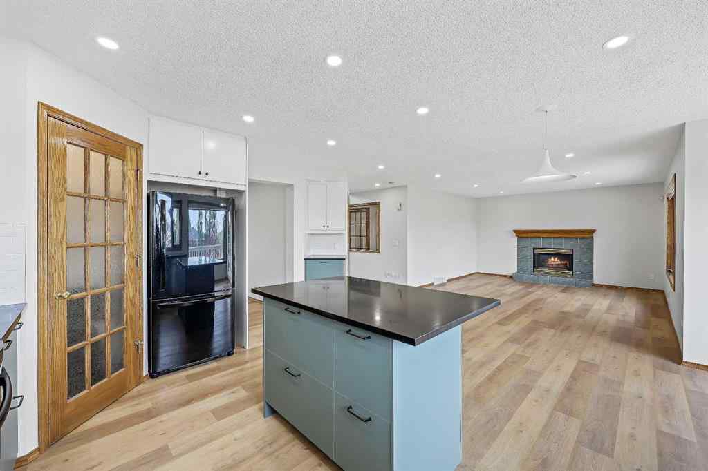 MLS® A2242593 - 40 Edgebrook View NW in Edgemont Calgary, Residential