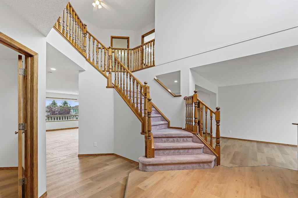MLS® A2242593 - 40 Edgebrook View NW in Edgemont Calgary, Residential