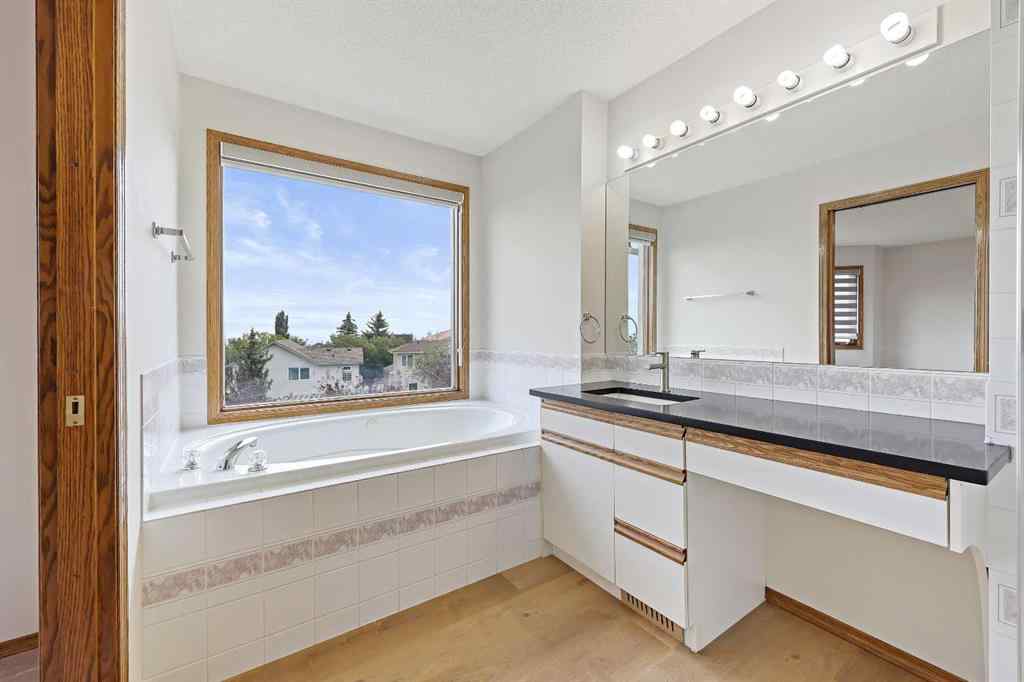 MLS® A2242593 - 40 Edgebrook View NW in Edgemont Calgary, Residential