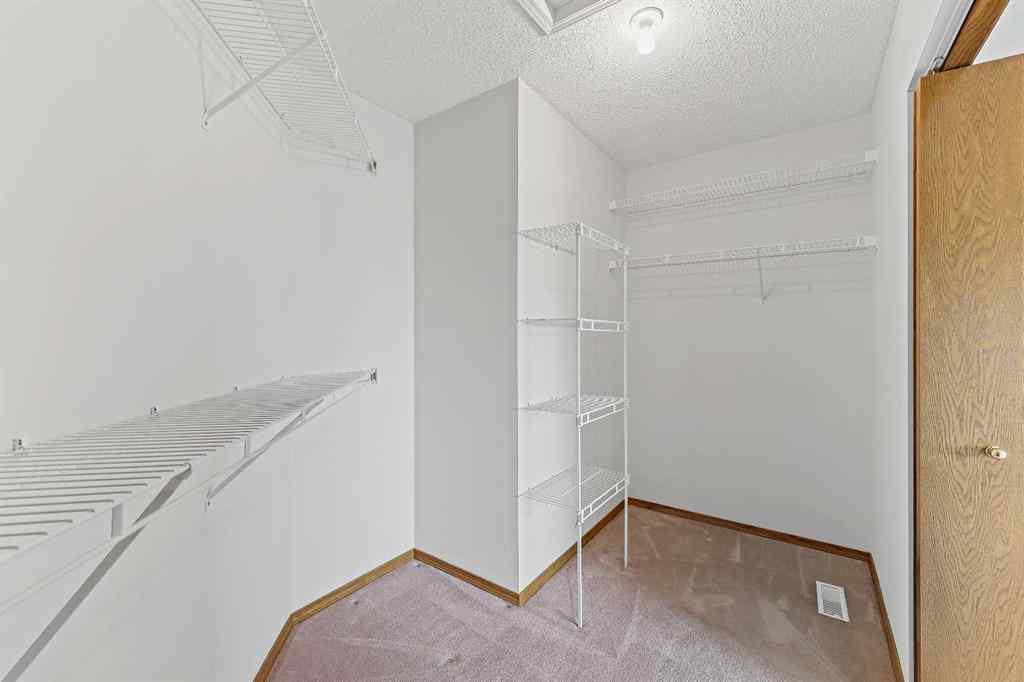 MLS® A2242593 - 40 Edgebrook View NW in Edgemont Calgary, Residential