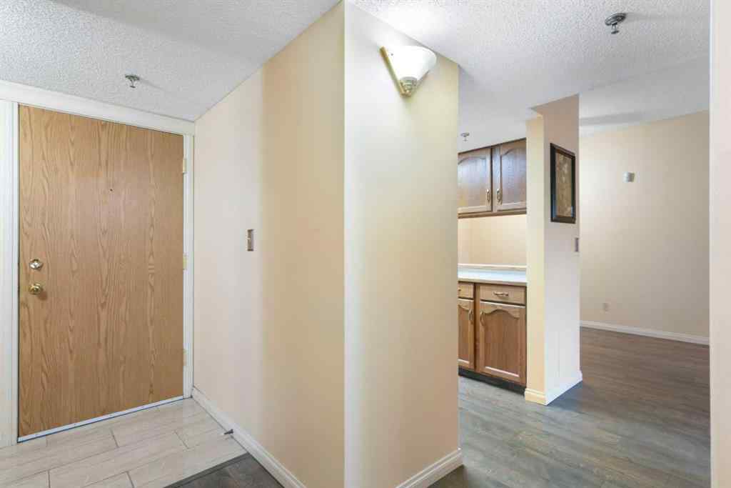 MLS® A2242600 - Unit #103 2011 University Drive NW in University Heights Calgary, Residential