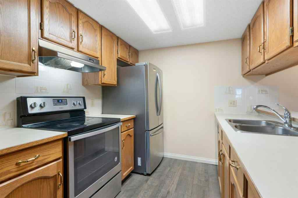 MLS® A2242600 - Unit #103 2011 University Drive NW in University Heights Calgary, Residential