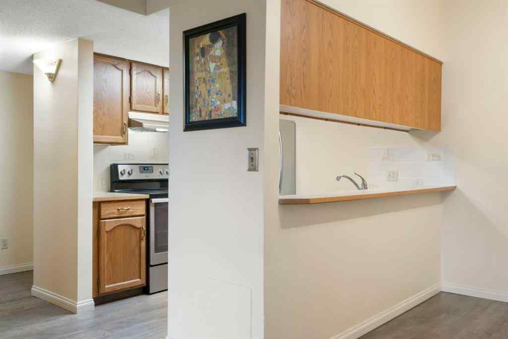 MLS® A2242600 - Unit #103 2011 University Drive NW in University Heights Calgary, Residential