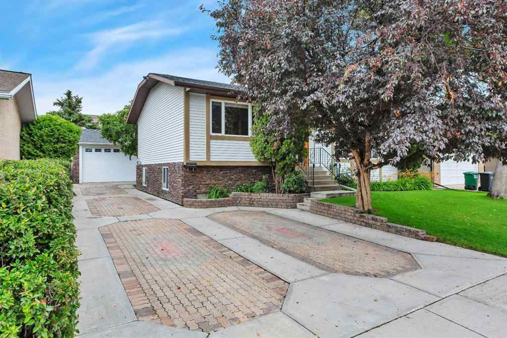 MLS® A2242602 - 38 Wiltshire Boulevard  in West Park Red Deer, Residential