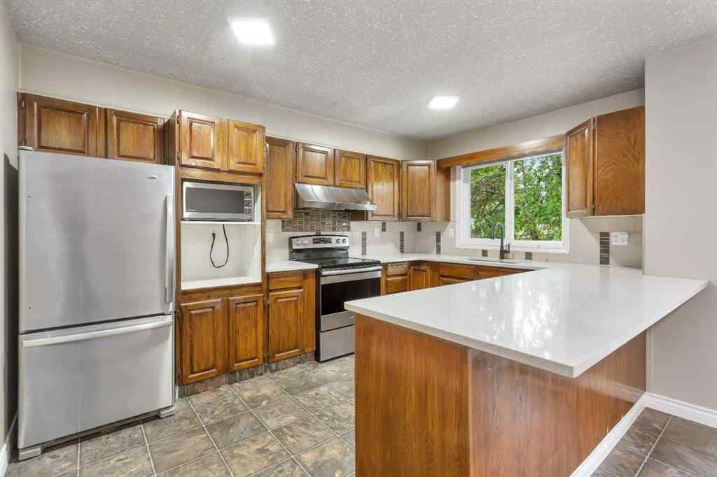 MLS® A2242602 - 38 Wiltshire Boulevard  in West Park Red Deer, Residential