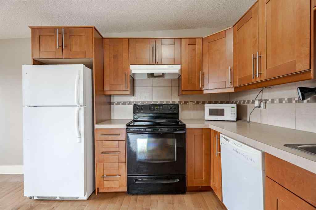 MLS® A2242624 - Unit #3 6222 31 Avenue NW in Bowness Calgary, Residential