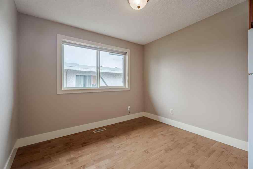 MLS® A2242624 - Unit #3 6222 31 Avenue NW in Bowness Calgary, Residential
