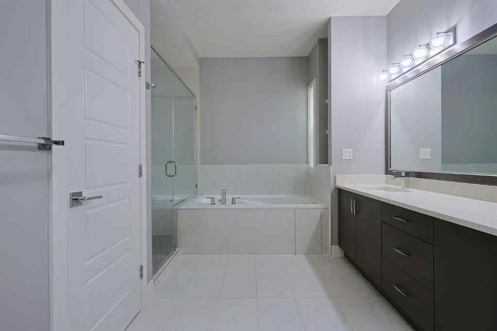 MLS® A2242628 - 1433 18 Avenue NW in Capitol Hill Calgary, Residential