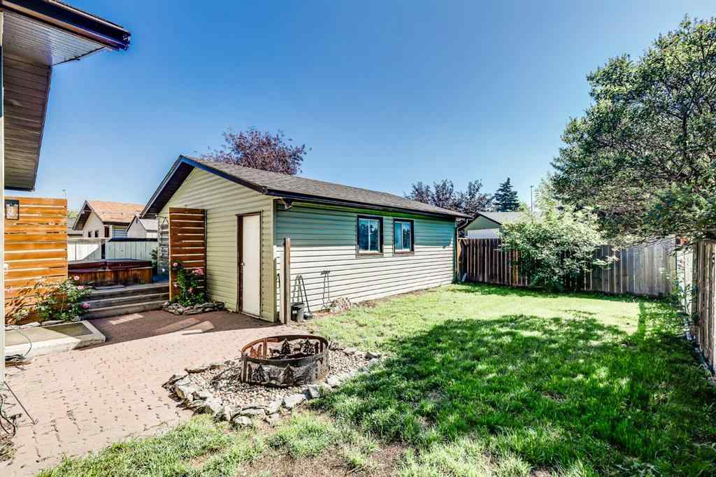 MLS® A2242631 - 1822 Summerfield Boulevard SE in Summerhill Airdrie, Residential