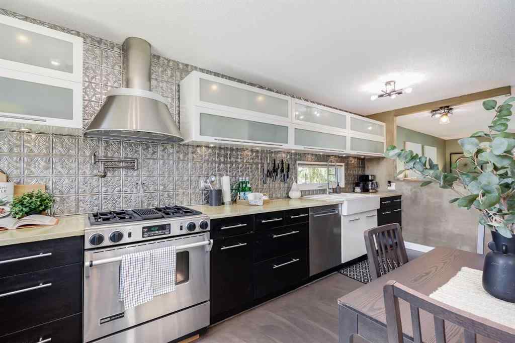 MLS® A2242631 - 1822 Summerfield Boulevard SE in Summerhill Airdrie, Residential